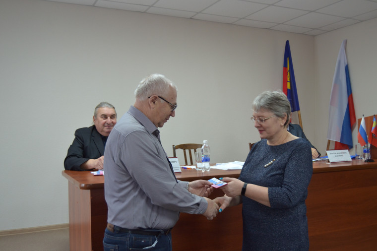 В Усть-Калманском районе состоялась заключительная в этом году сессия районного Совета депутатов.